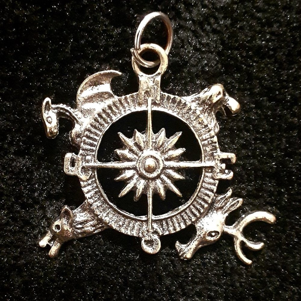 Game of Thrones Four House pendant with central sun and compass rose